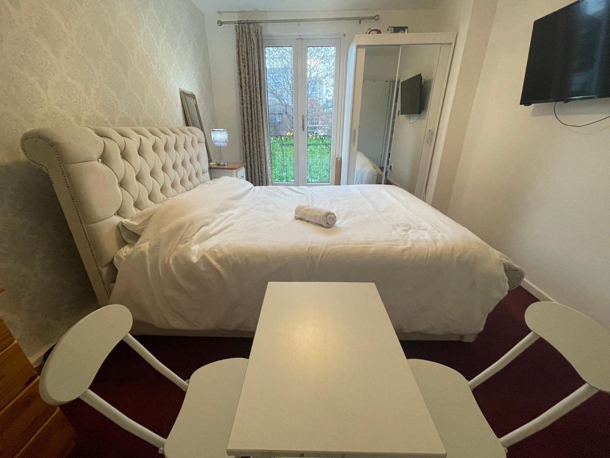 Room With Kitchen In Central Лондон Екстериор снимка